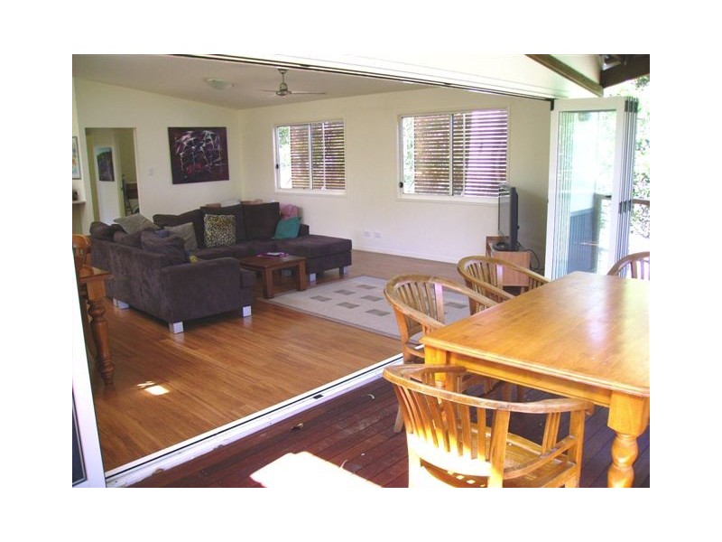 21 Ballow Street, Amity Point QLD 4183