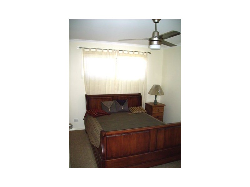 21 Ballow Street, Amity Point QLD 4183