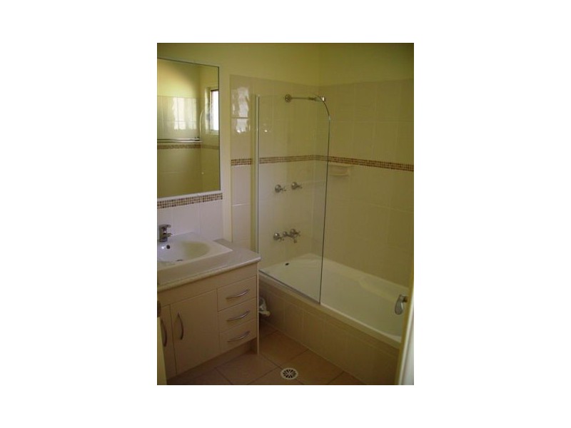 21 Ballow Street, Amity Point QLD 4183