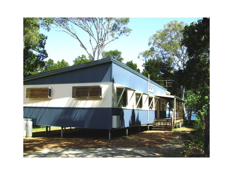 21 Ballow Street, Amity Point QLD 4183