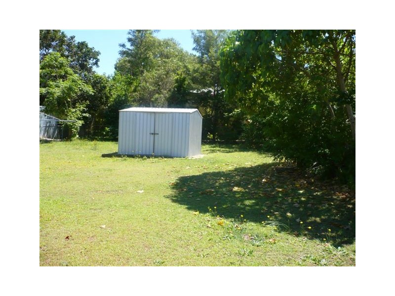 18 Barton Street, Dunwich QLD 4183