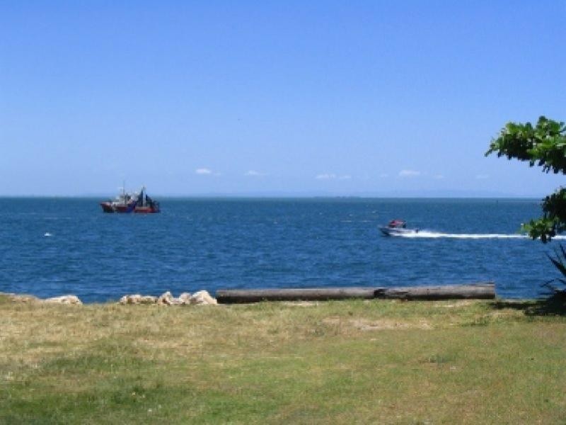 5 Ballow Street, Amity Point QLD 4183