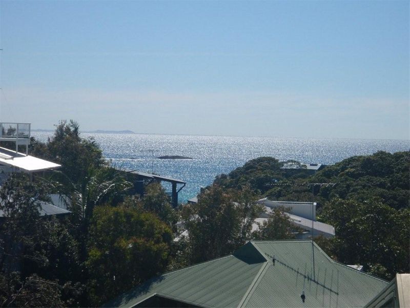 43 George Nothling Drive, Point Lookout QLD 4183