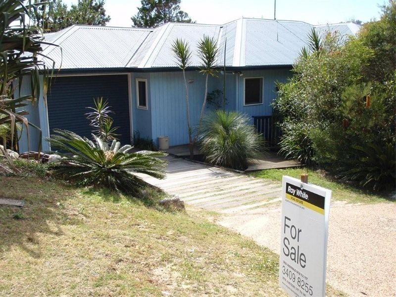 49 Cumming Parade, Point Lookout QLD 4183