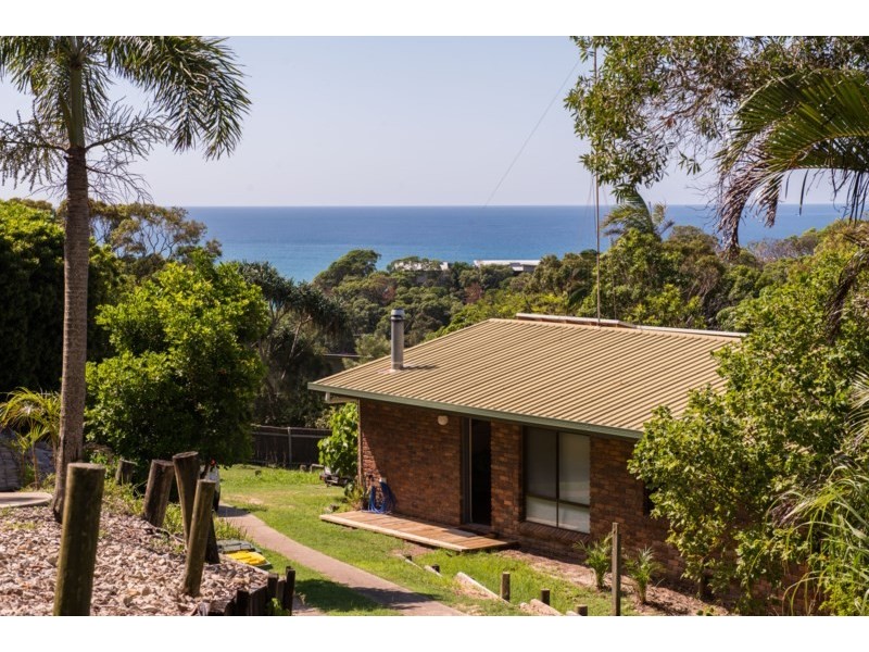 43 Cumming Parade, Point Lookout QLD 4183
