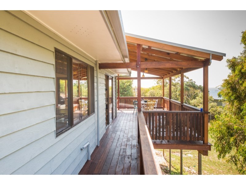 43 Cumming Parade, Point Lookout QLD 4183