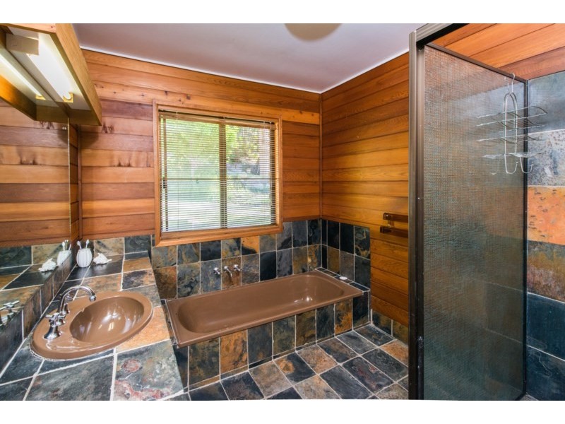 43 Cumming Parade, Point Lookout QLD 4183