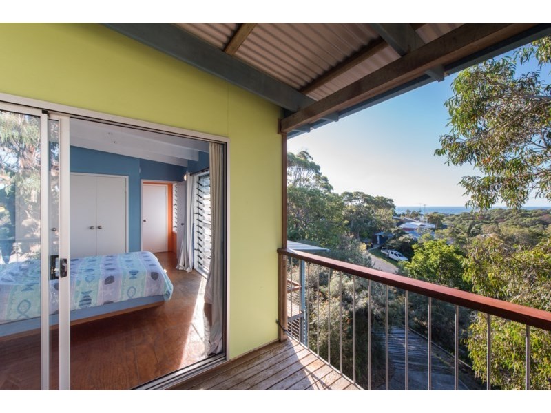 42 Cumming Parade, Point Lookout QLD 4183