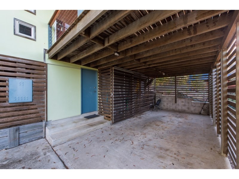 42 Cumming Parade, Point Lookout QLD 4183