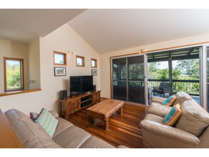 18 Merinda Crescent, Point Lookout QLD 4183