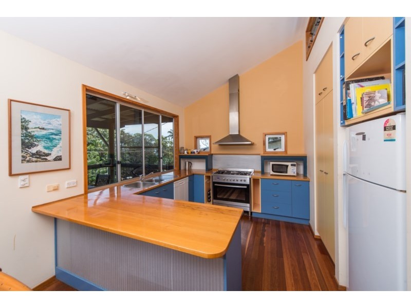 18 Merinda Crescent, Point Lookout QLD 4183