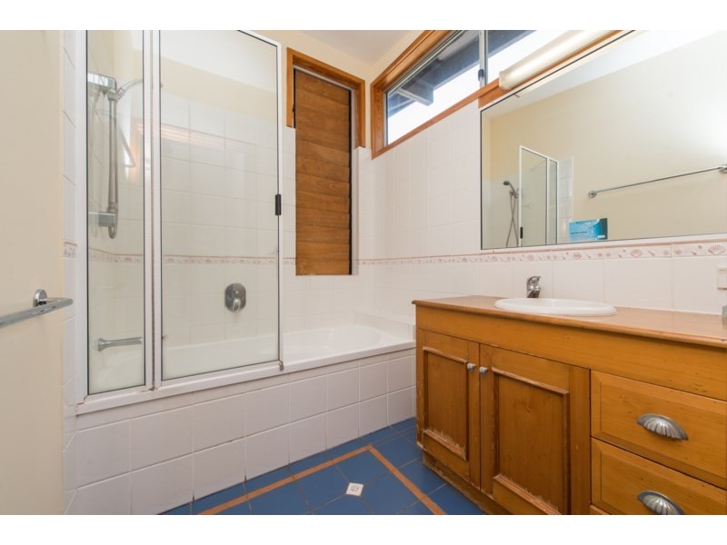 18 Merinda Crescent, Point Lookout QLD 4183