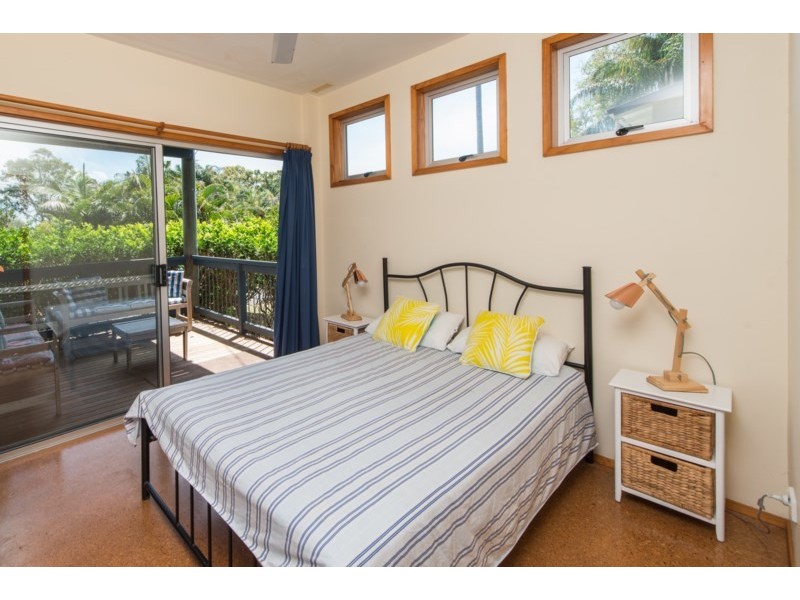 18 Merinda Crescent, Point Lookout QLD 4183