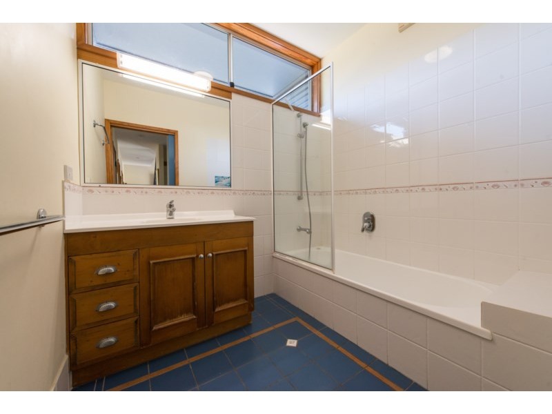 18 Merinda Crescent, Point Lookout QLD 4183