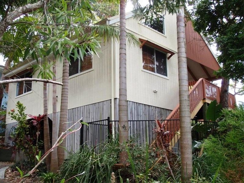 6 Bigoon Road, Point Lookout QLD 4183