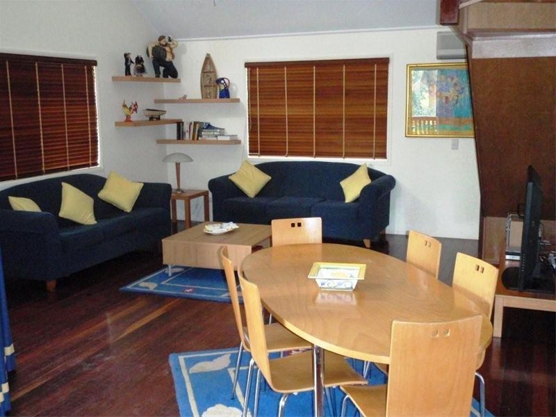 6 Bigoon Road, Point Lookout QLD 4183