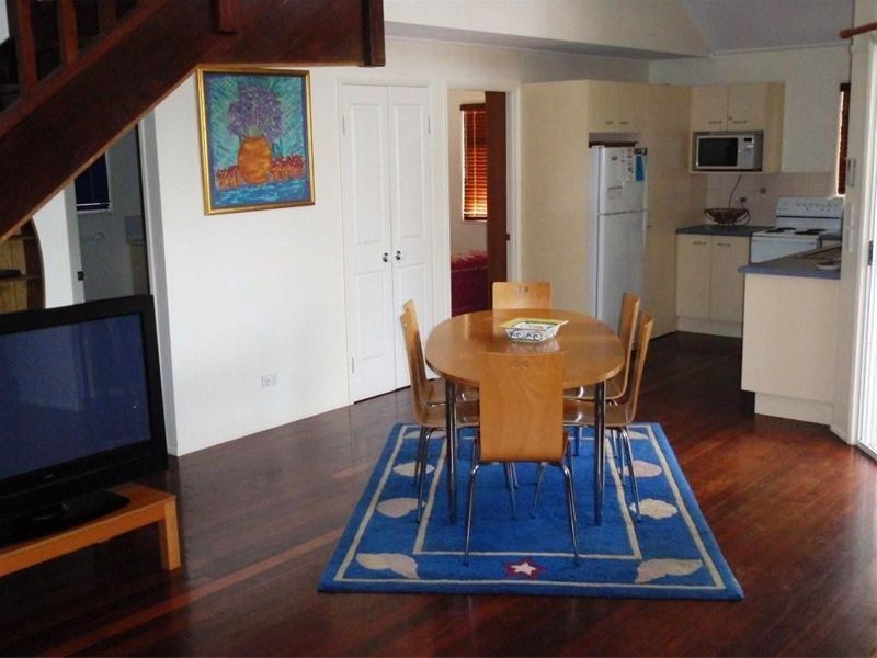 6 Bigoon Road, Point Lookout QLD 4183