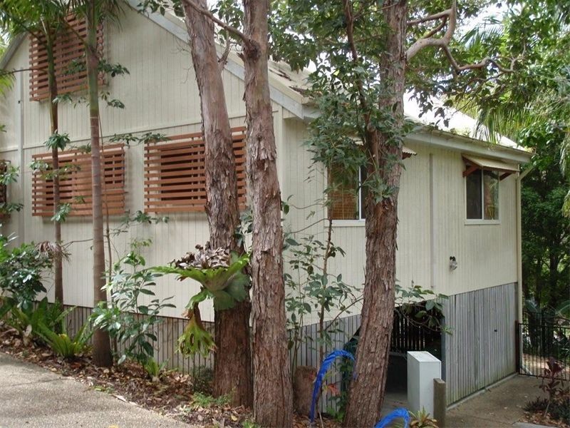 6 Bigoon Road, Point Lookout QLD 4183