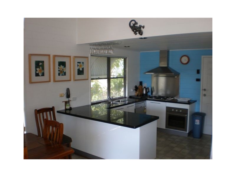 24 Booran Street, Point Lookout QLD 4183