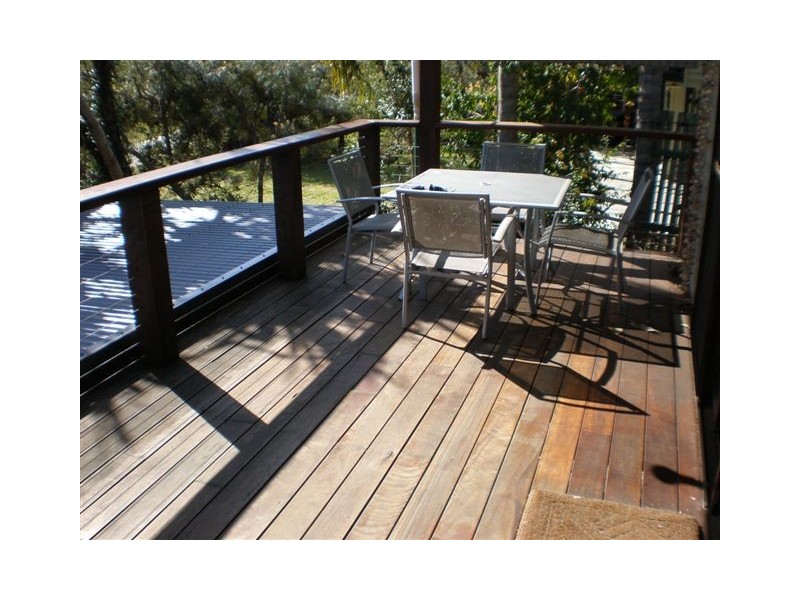 24 Booran Street, Point Lookout QLD 4183