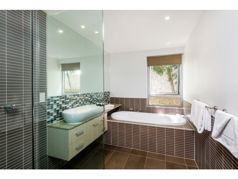 1/158-172 Dickson Way, Point Lookout QLD 4183