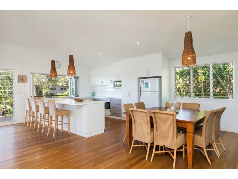 10 Bambara Street, Point Lookout QLD 4183