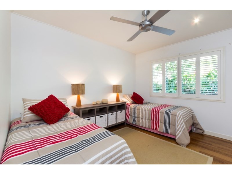 10 Bambara Street, Point Lookout QLD 4183