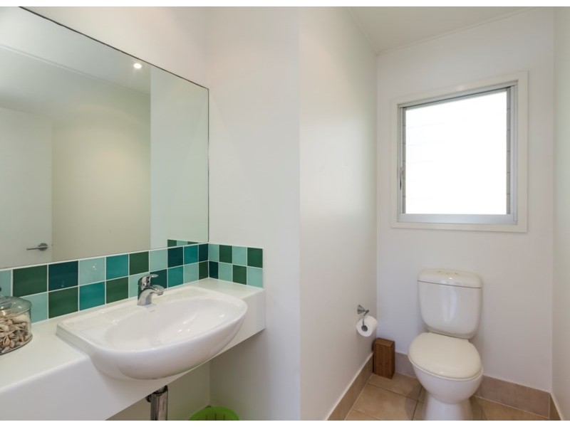 10 Bambara Street, Point Lookout QLD 4183