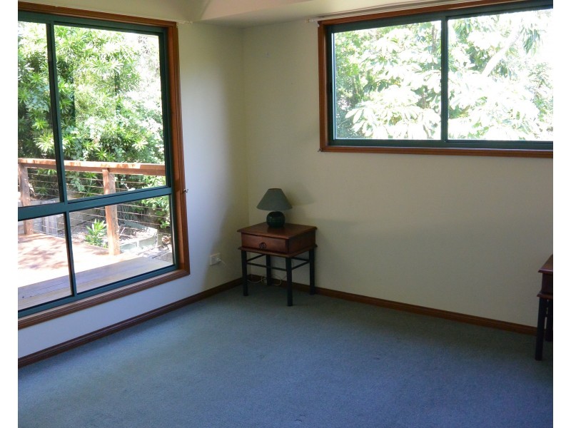 13 Bimba Street, Point Lookout QLD 4183