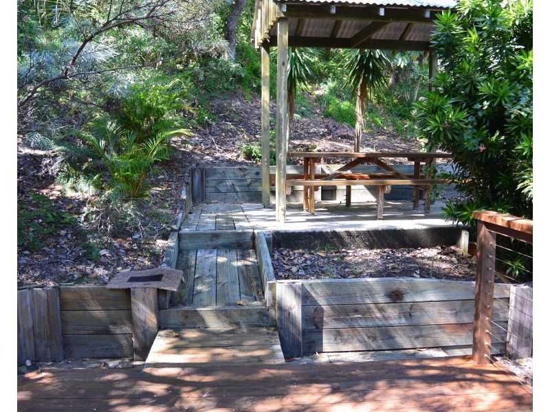 13 Bimba Street, Point Lookout QLD 4183