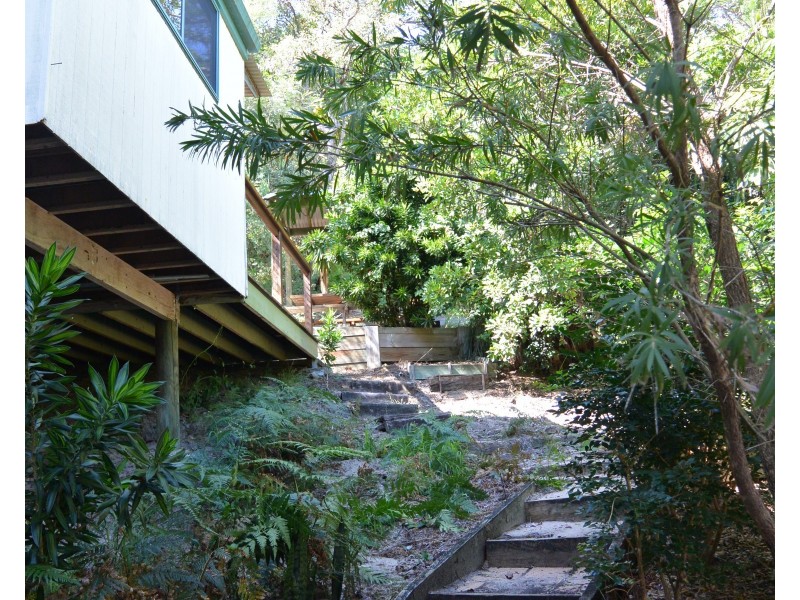 13 Bimba Street, Point Lookout QLD 4183