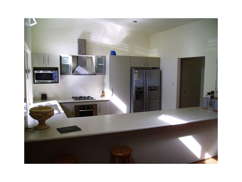 21 Ballow Street, Amity Point QLD 4183