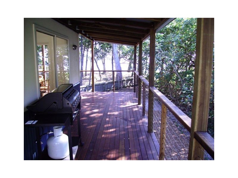 21 Ballow Street, Amity Point QLD 4183