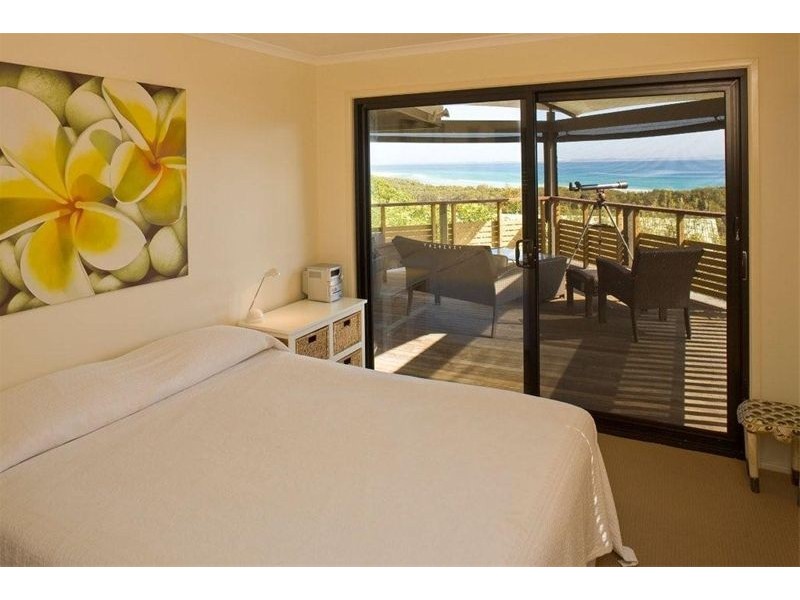 17 George Nothling Drive, Point Lookout QLD 4183