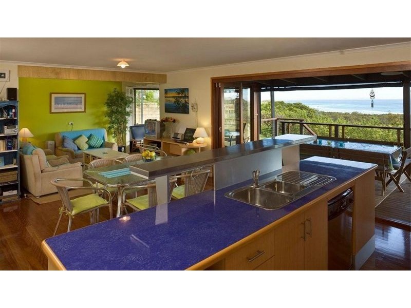 17 George Nothling Drive, Point Lookout QLD 4183