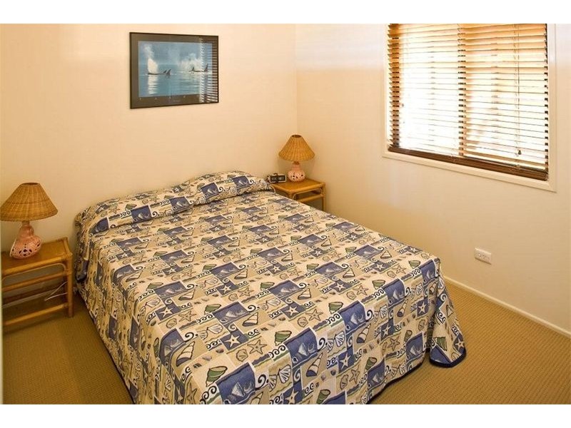 17 George Nothling Drive, Point Lookout QLD 4183