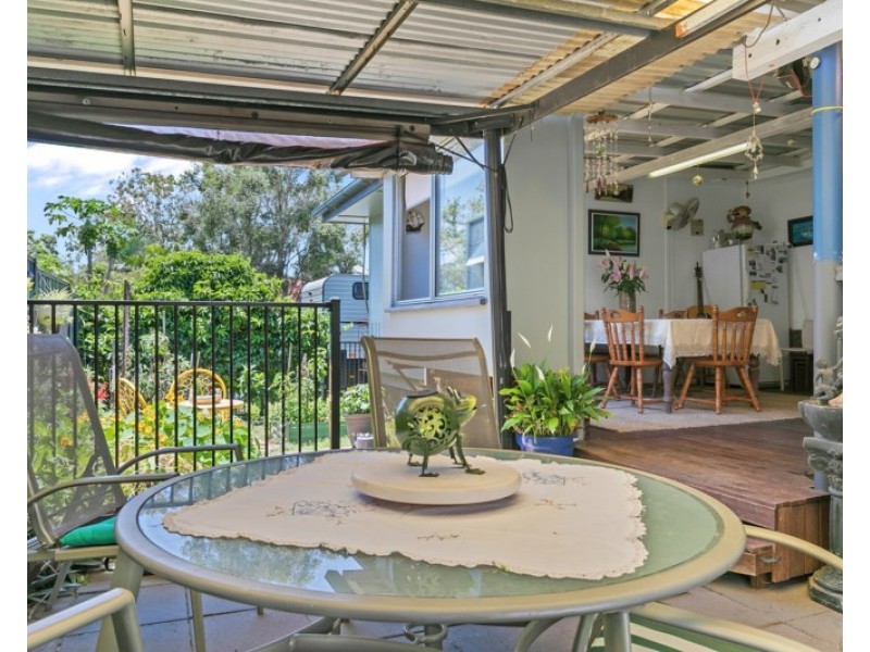 4 Logan Crescent, Dunwich QLD 4183