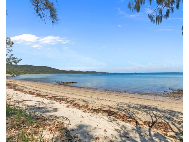 4 Logan Crescent, Dunwich QLD 4183