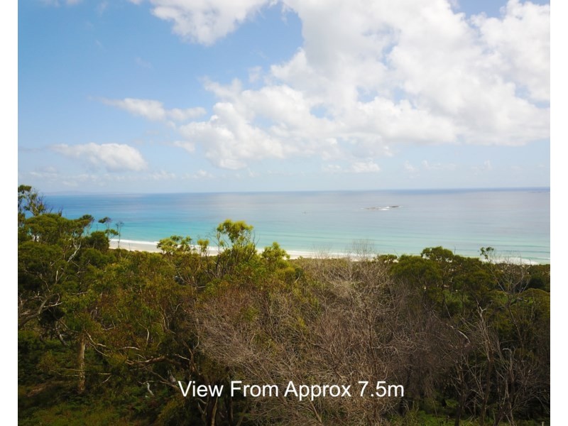 85 Tramican Street, Point Lookout QLD 4183