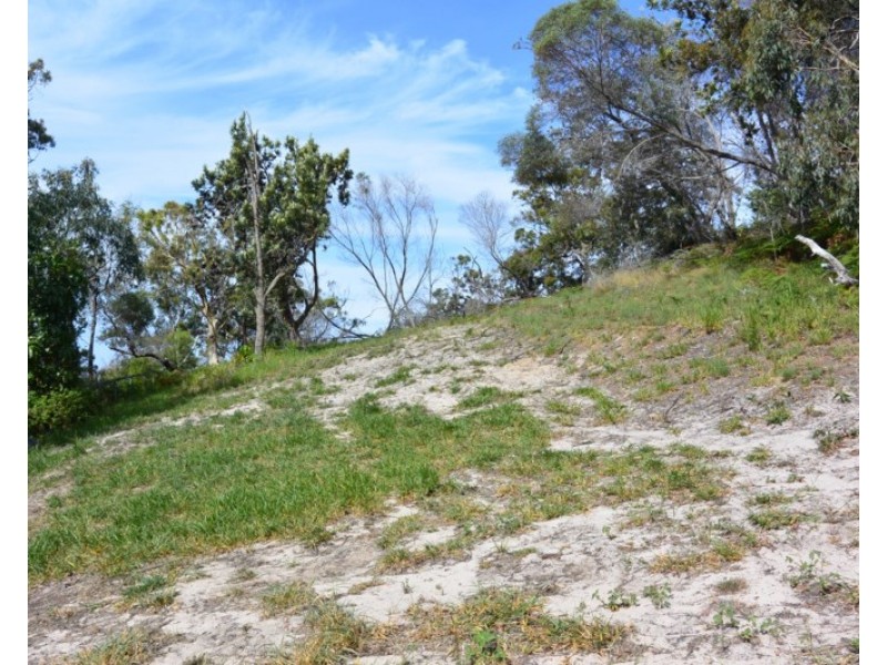 85 Tramican Street, Point Lookout QLD 4183