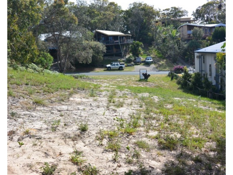 85 Tramican Street, Point Lookout QLD 4183