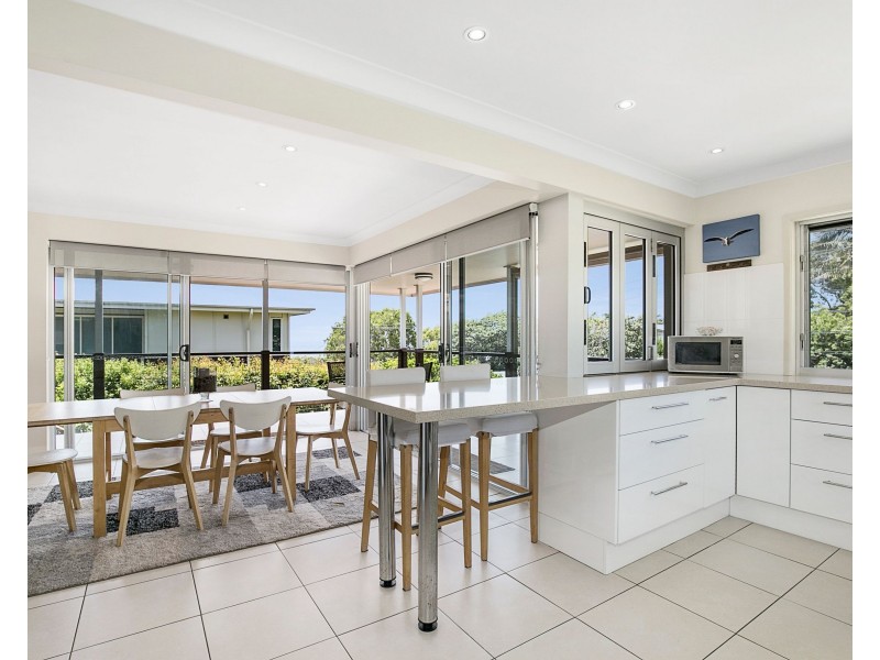 16 Bambara Street, Point Lookout QLD 4183