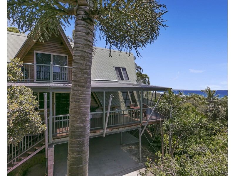 4 Merinda Crescent, Point Lookout QLD 4183