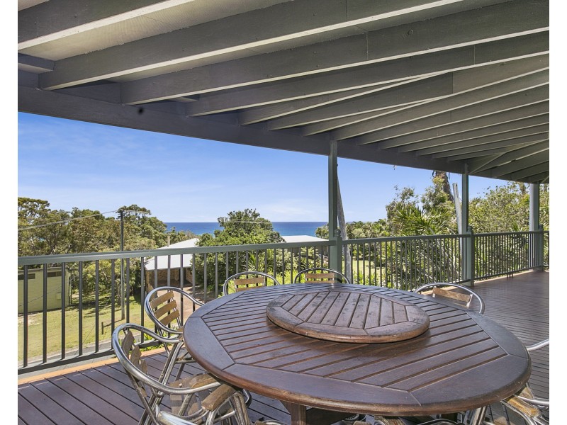 4 Merinda Crescent, Point Lookout QLD 4183