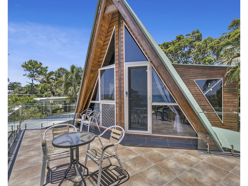 4 Merinda Crescent, Point Lookout QLD 4183