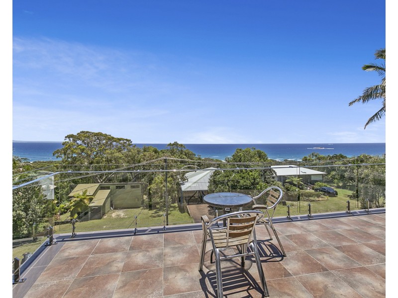 4 Merinda Crescent, Point Lookout QLD 4183