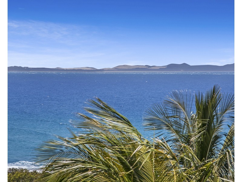 4 Merinda Crescent, Point Lookout QLD 4183