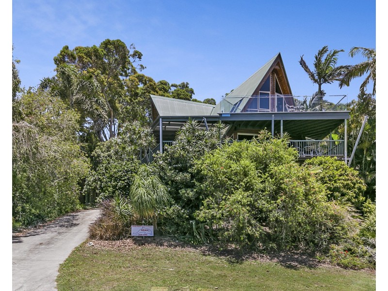 4 Merinda Crescent, Point Lookout QLD 4183
