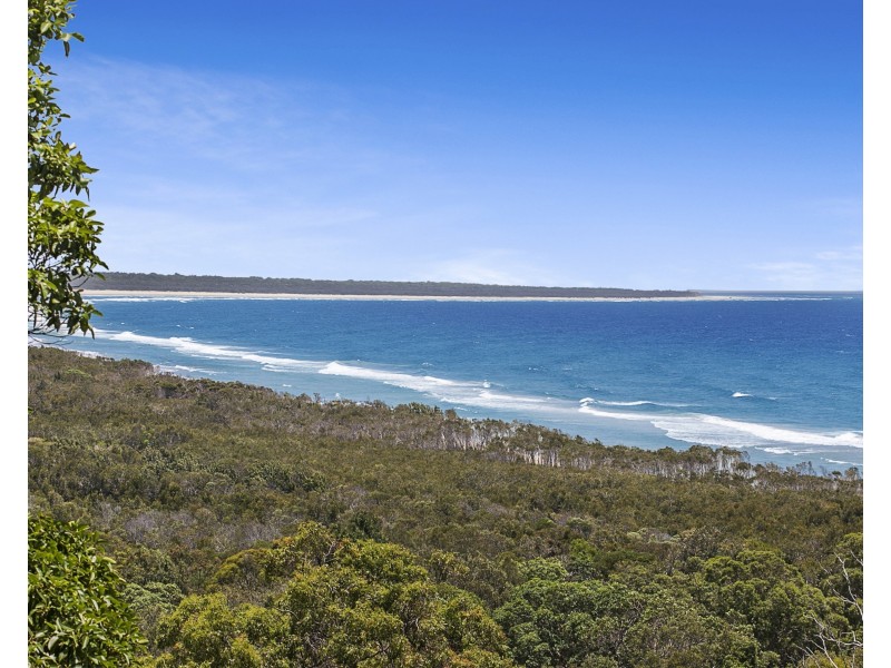 4 Merinda Crescent, Point Lookout QLD 4183