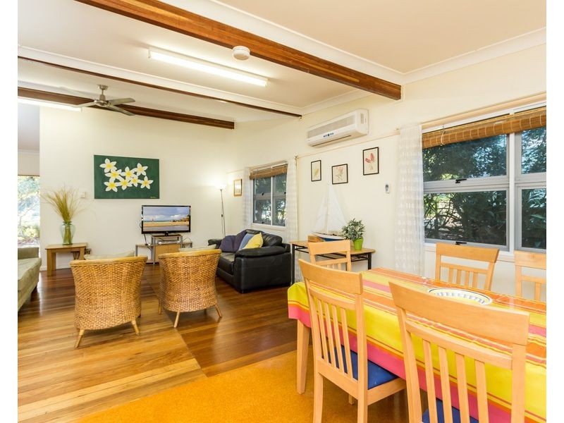 89 Mooloomba Road, Point Lookout QLD 4183